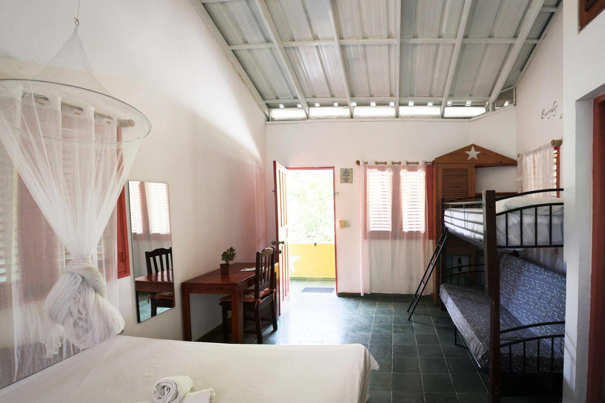 לאס טרנאס Casa Delfin Guest House מראה חיצוני תמונה