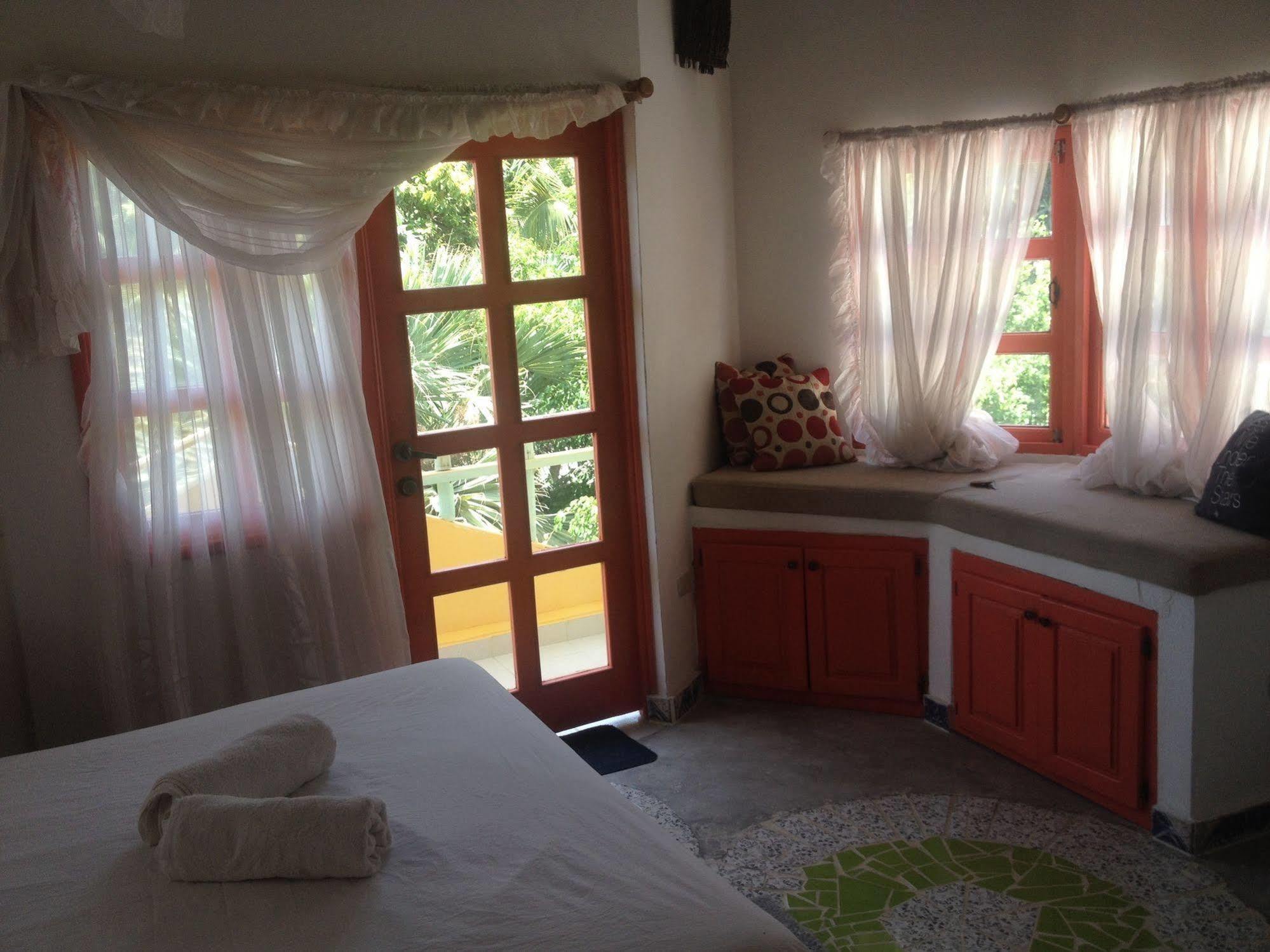 לאס טרנאס Casa Delfin Guest House מראה חיצוני תמונה